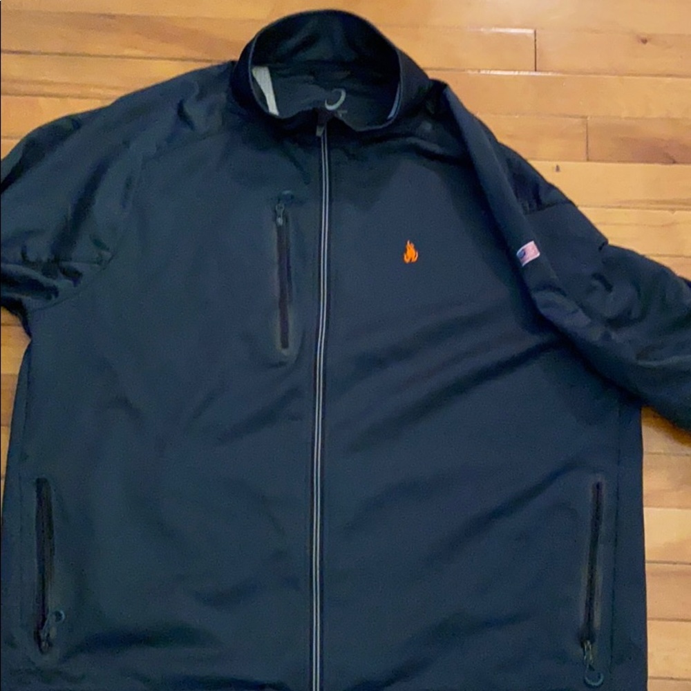 Soft shell coat from zero restriction